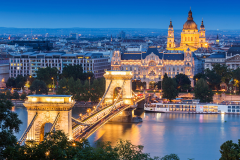 europe_0005_central-europe-hungray-budapest-chain-bridge-1